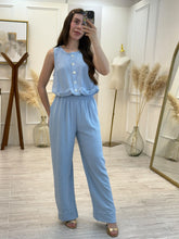 Cargar imagen en el visor de la galería, YADIRA - Set blusa y pantalon azul claro