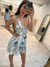 Cargar imagen en el visor de la galería, LUCY - Vestido corto blanco estampado
