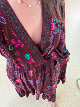 Cargar imagen en el visor de la galería, GEORGINA - Maxi vestido granate estampado
