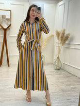 Cargar imagen en el visor de la galería, RIHANNA - Maxi vestido rayas mostaza