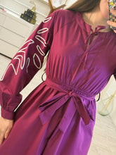 Cargar imagen en el visor de la galería, NOVAIRE - Maxi vestido uva manga larga