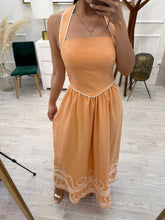 Cargar imagen en el visor de la galería, VICTORIA - Maxi vestido melocotón