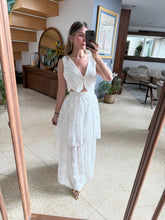 Cargar imagen en el visor de la galería, BIRDIE - Set blusa y falda blanca