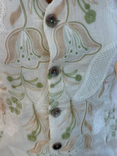 Cargar imagen en el visor de la galería, LUZ - Set chaleco y pantalon blanco con flores verdes