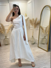 Cargar imagen en el visor de la galería, SUSANA - Maxi vestido asimétrico blanco
