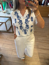 Cargar imagen en el visor de la galería, KATIA - Set pantalón y blusa blanco