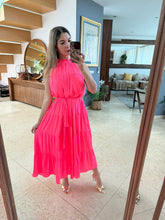 Cargar imagen en el visor de la galería, BEA - Maxi vestido rosa neon