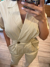 Cargar imagen en el visor de la galería, DONATELLA - Palazzo beige manga corta