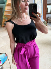 Cargar imagen en el visor de la galería, HAZELWOOD - Blusa negra