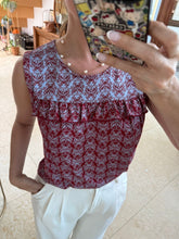 Cargar imagen en el visor de la galería, SEAL - Blusa estampado granate con azul