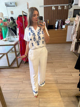 Cargar imagen en el visor de la galería, KATIA - Set pantalón y blusa blanco