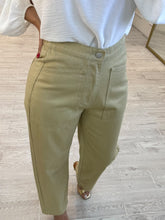 Cargar imagen en el visor de la galería, CLEOTILDE - Pantalon olivo