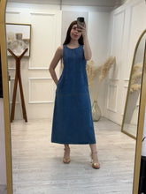 Cargar imagen en el visor de la galería, VELMA - Maxi vestido sin mangas azul