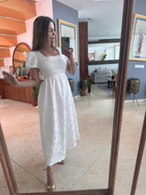 Cargar imagen en el visor de la galería, JANIRA - Maxi vestido blanco