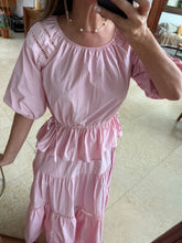 Cargar imagen en el visor de la galería, AZRA - Set blusa y falda rosa