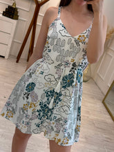 Cargar imagen en el visor de la galería, LUCY - Vestido corto blanco estampado