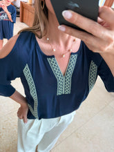 Cargar imagen en el visor de la galería, AZURA - Blusa azul marino
