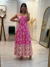 Cargar imagen en el visor de la galería, EVANY - Maxi vestido estampado fucsia