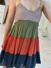 Cargar imagen en el visor de la galería, NIDIA - Vestido corto multicolor
