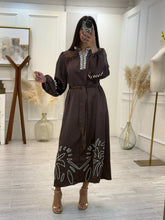 Cargar imagen en el visor de la galería, DAYANARA - Maxi vestido café con detalles bordados