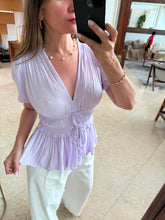 Cargar imagen en el visor de la galería, VERONA - Blusa lavanda