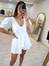 Cargar imagen en el visor de la galería, URANIA – Jumper blanco con manga globo