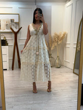 Cargar imagen en el visor de la galería, BELINDA - Maxi vestido beige