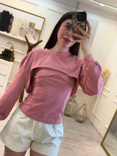 Cargar imagen en el visor de la galería, MCKENNA - Set blusa con sueter rosa