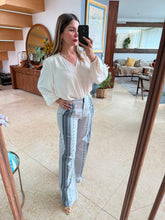Cargar imagen en el visor de la galería, FELIPA - Pantalon gris estampado