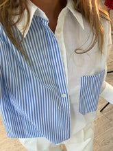 Cargar imagen en el visor de la galería, ALORA - Camisa blanca con azul