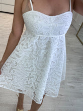 Cargar imagen en el visor de la galería, PEARL - Vestido corto blanco tirantes