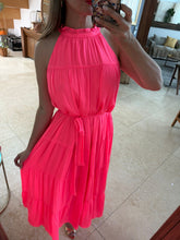 Cargar imagen en el visor de la galería, BEA - Maxi vestido rosa neon