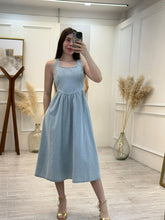Cargar imagen en el visor de la galería, EDWINA - Vestido midi azul claro