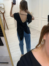 Cargar imagen en el visor de la galería, FIORENZA - Blusa negra