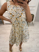 Cargar imagen en el visor de la galería, JORGINA - Vestido corto avena estampado