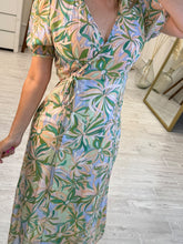 Cargar imagen en el visor de la galería, GWEN - Maxi vestido estampado verde