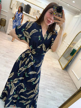 Cargar imagen en el visor de la galería, HALLIE - Maxi vestido azul marino estampado