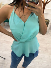 Cargar imagen en el visor de la galería, AUDREY - Blusa menta
