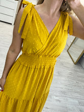 Cargar imagen en el visor de la galería, BETTY - Maxi vestido amarillo
