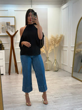 Cargar imagen en el visor de la galería, FADWA - Blusa negra