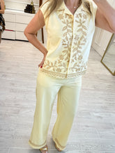 Cargar imagen en el visor de la galería, ROSANGELA - Set pantalon y blusa beige con café