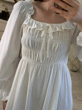 Cargar imagen en el visor de la galería, JANETH - Vestido midi blanco manga larga