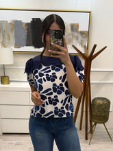 Cargar imagen en el visor de la galería, ROSALINE - Blusa azul estampado
