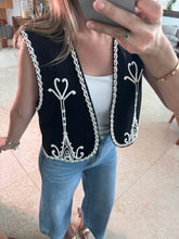 Cargar imagen en el visor de la galería, CASILDA - Chaleco negro