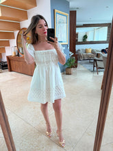 Cargar imagen en el visor de la galería, HELIA - Vestido corto blanco