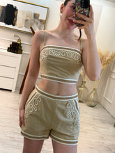 Cargar imagen en el visor de la galería, LUDIVINE - Set blusa y short khaki