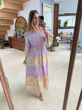 Cargar imagen en el visor de la galería, NANNY - Maxi vestido lila con amarillo