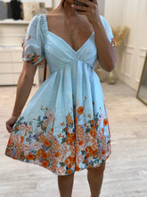 Cargar imagen en el visor de la galería, BLOSSOM - Vestido corto azul claro