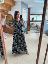 Cargar imagen en el visor de la galería, GENOVEVA - Maxi vestido negro estampado