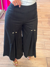 Cargar imagen en el visor de la galería, MALAGA - Pantalon negro rayas